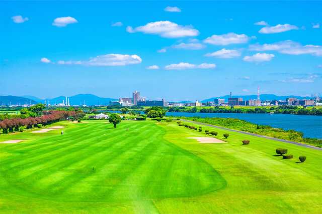 河川敷ゴルフ場! スコアが出ない理由とその解決策
