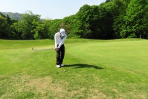 アプローチでトップ・ダフリするゴルファー必見！その理由と対策